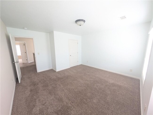 Building Photo - 690 Collingsworth Ln NE