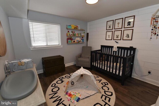 Building Photo - 1666 Parkcrest Cir