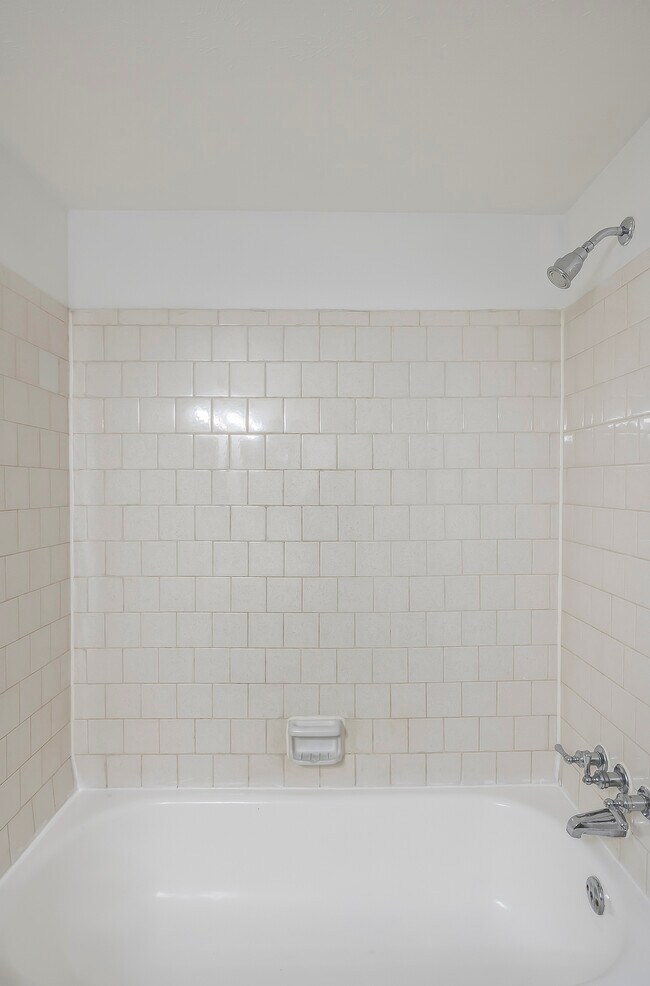 Building Photo - 5923 Tamar Dr