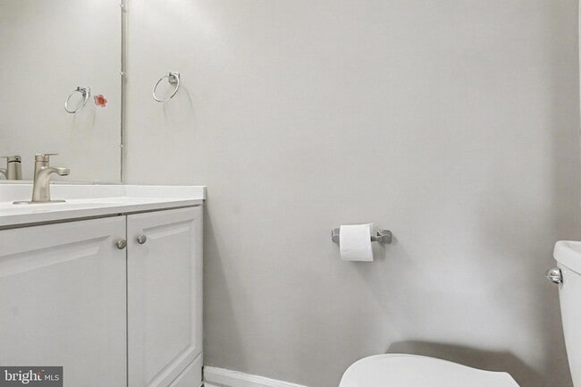 Building Photo - 1713 Chesterfield Square