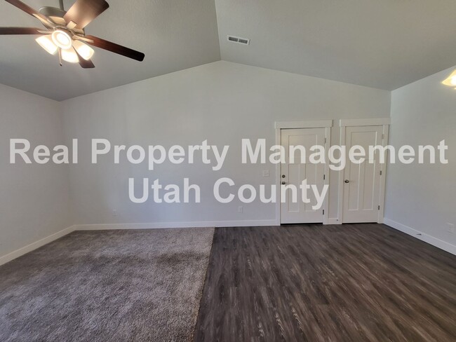 Building Photo - Small Pet Friendly Lehi Condo