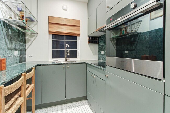 Building Photo - 1573 Pennsylvania Ave