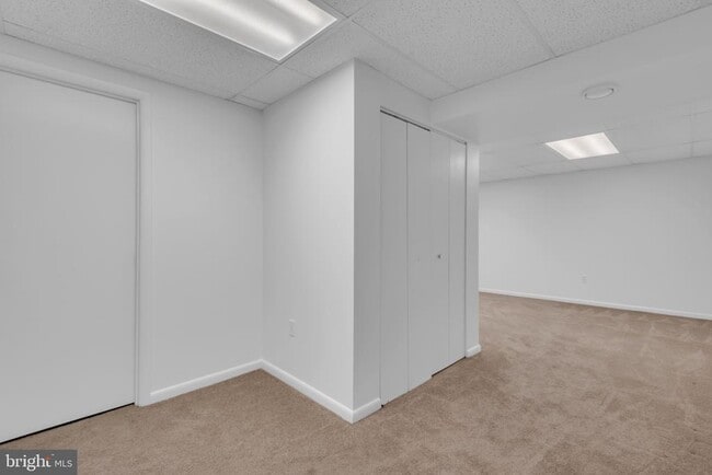 Building Photo - 651 Westphalia Ct