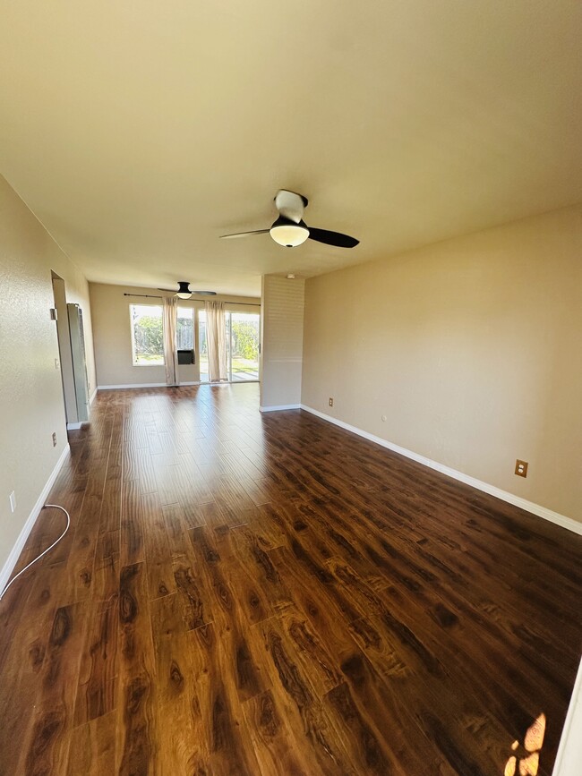 Building Photo - 10940 Decatur Rd