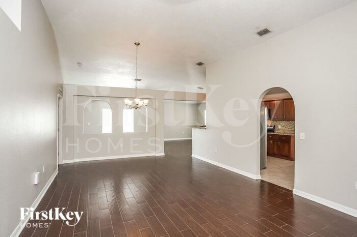 Building Photo - 12612 Lake Vista Dr