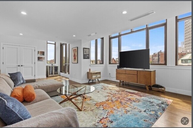 Building Photo - 108-110 Arlington St