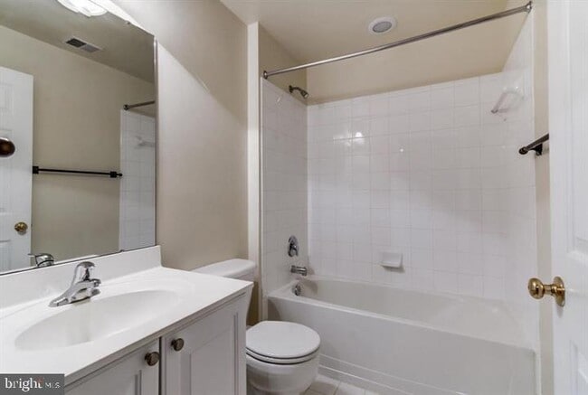 Building Photo - 2002 Idlewild Blvd