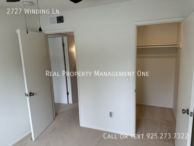 Building Photo - 2727 Winding Ln