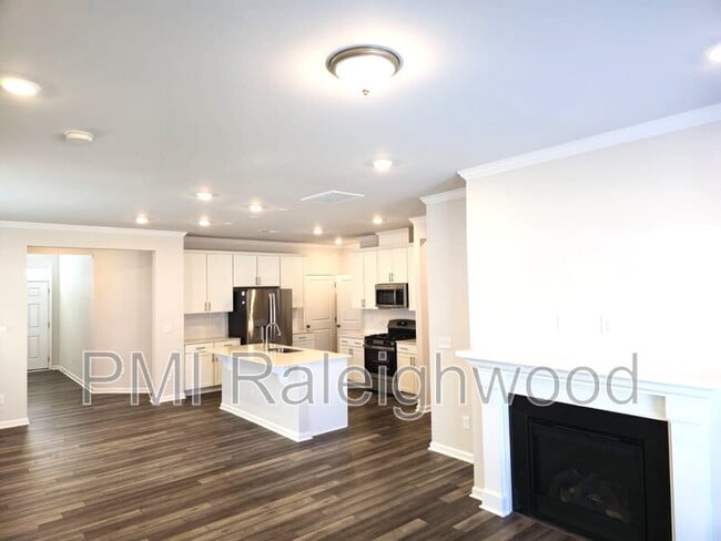 Building Photo - 1060 Maple Br Cir