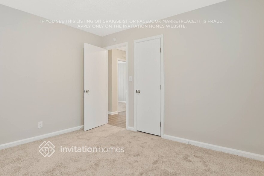 Building Photo - 3025 Catalina Dr