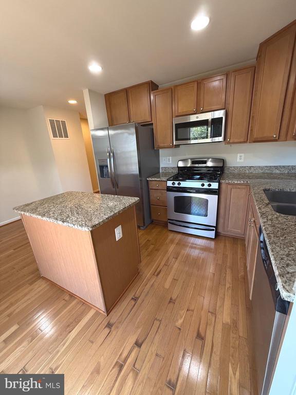 Building Photo - 2932 Truffle Oak Place