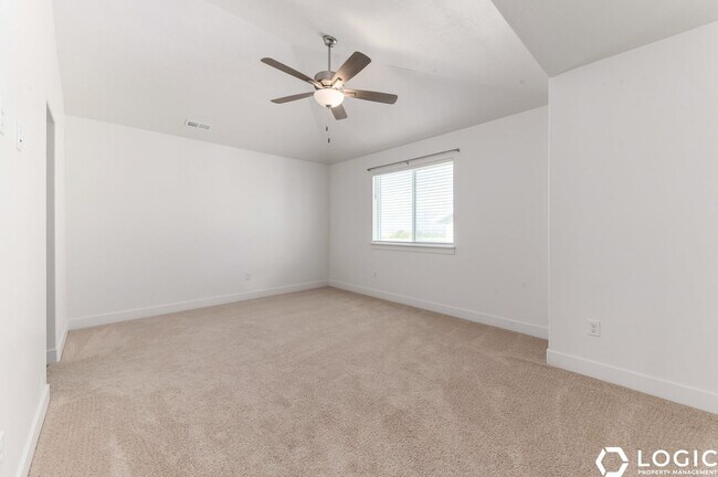 Building Photo - 5075 Rustic Patch Rd