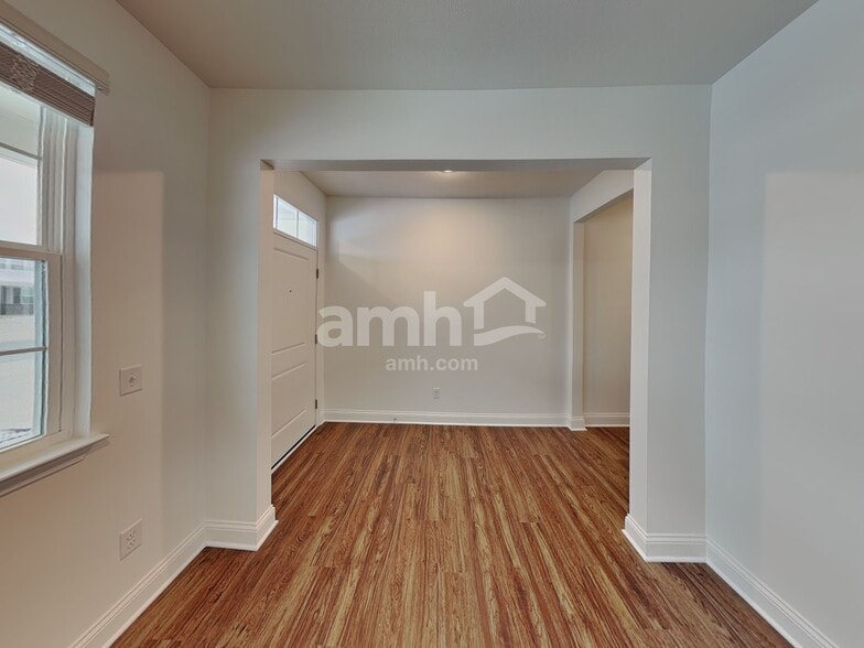 Building Photo - 8465 Northpoint Dr