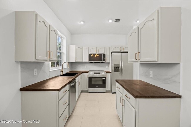 Building Photo - 8406 Mulligan Cir