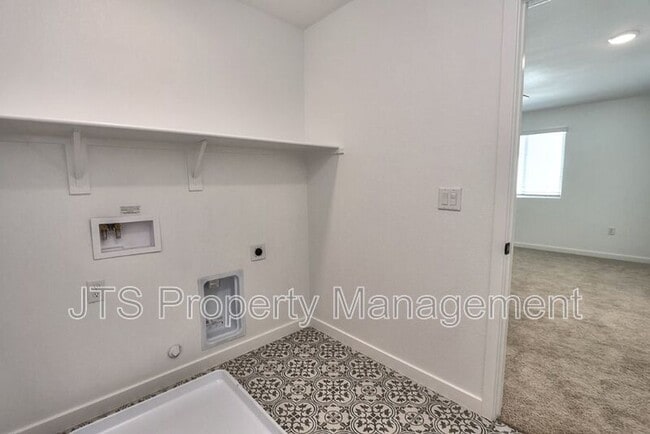 Building Photo - 4266 Aura Way