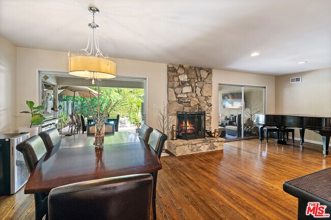 Building Photo - 12237 Hesby St