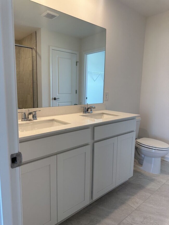 Building Photo - BRAND NEW - SINGLE FAMILY HOME IN COLUMBIA