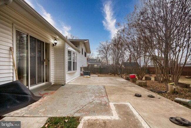 Building Photo - 4111 Landgreen St