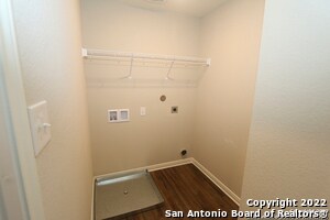 Building Photo - 12830 Cedarcreek Trl