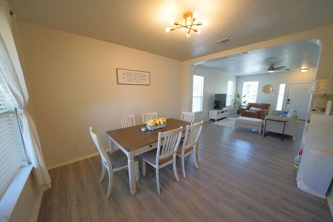 Building Photo - Spacious Schertz Home with Game Room - Realtor Commission: $500