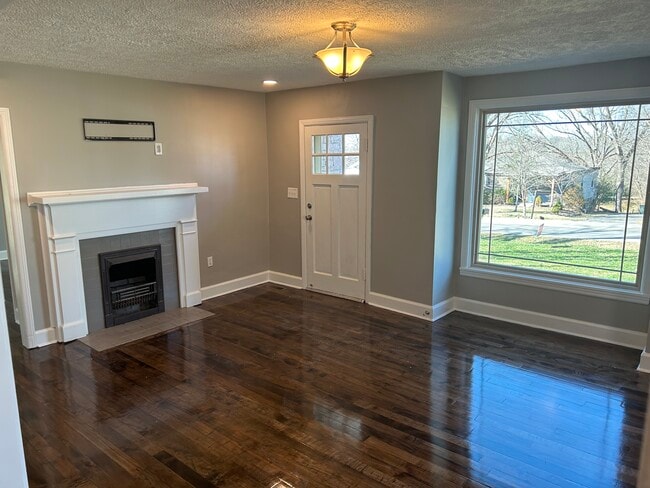 Living room - 269 E Eastland St