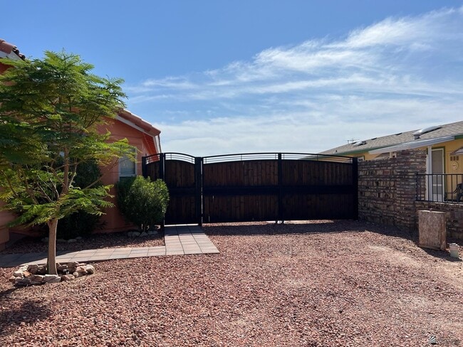 Building Photo - 3777 S Salida Del Sol Ave