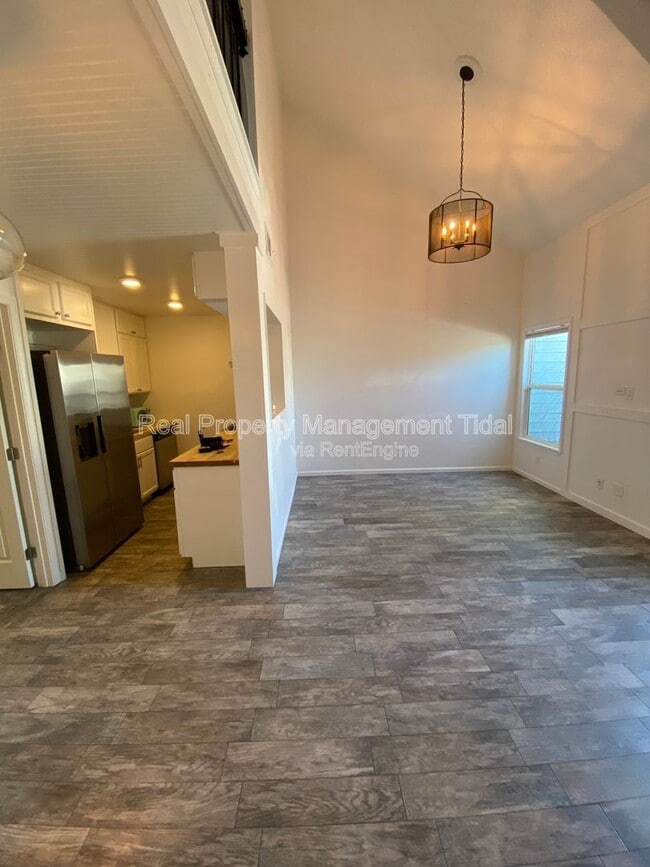 Building Photo - 430 Falling Ln