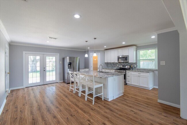 Building Photo - Now available for immediate move-in!
