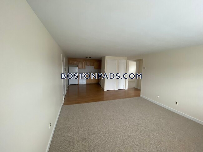 Building Photo - 7 Totman Dr