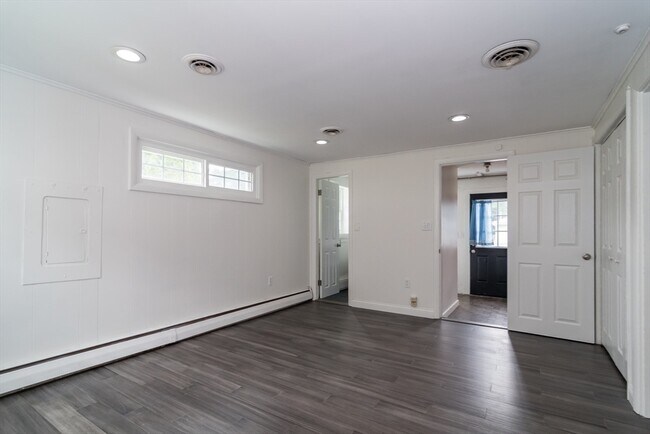 Building Photo - 22 Wethersfield Rd