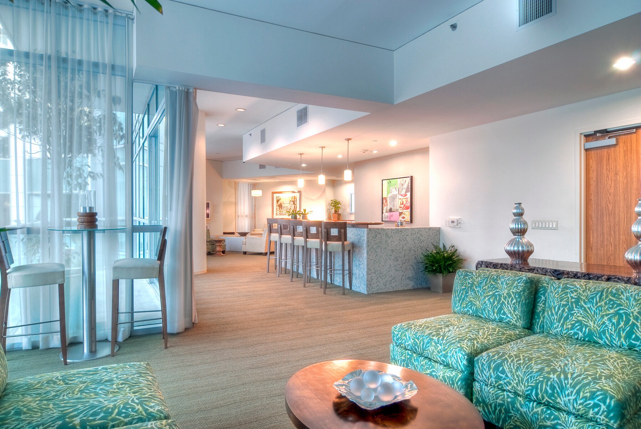 Building Photo - 13650 marina pointe Dr
