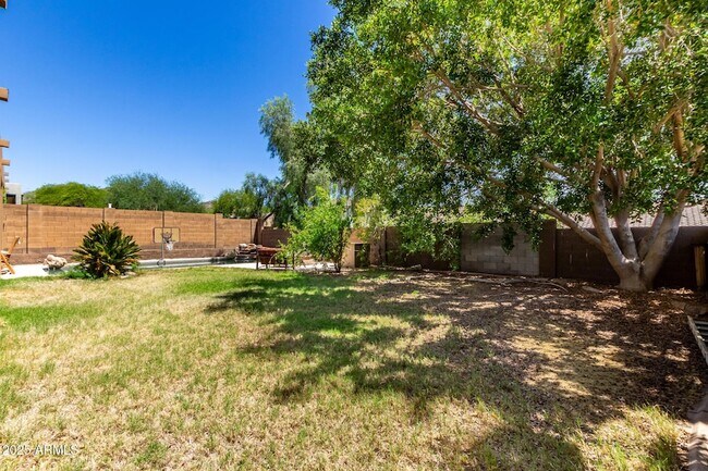Building Photo - 10573 E Sheena Dr