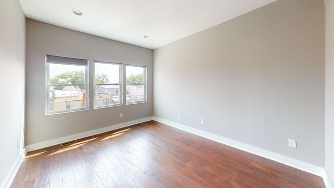 Building Photo - Stunning 1,300 Square Foot Eckington Home ...