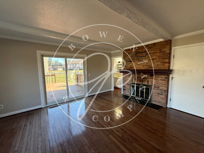 Building Photo - 4042 Newcastle Dr