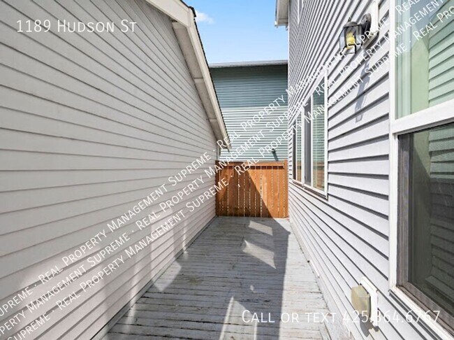 Building Photo - 1189 Hudson St