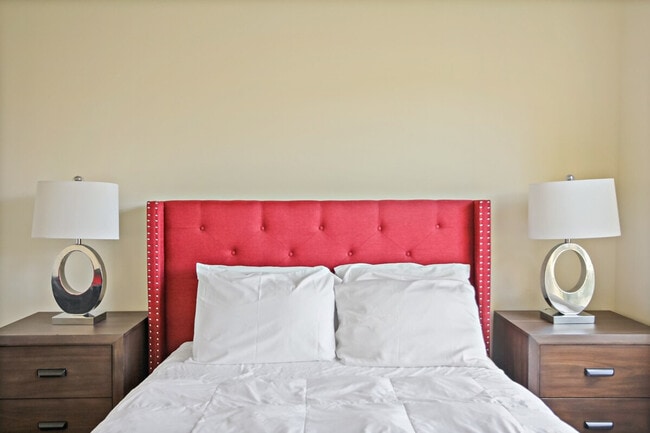 Building Photo - 599 John Carlyle St