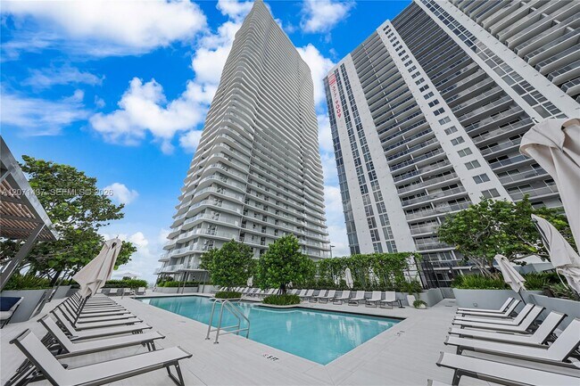 Building Photo - 1400 Biscayne Blvd