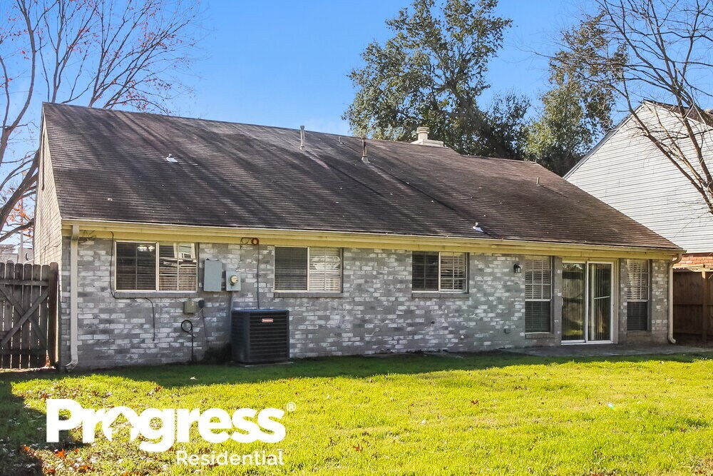 Building Photo - 17938 Great Glen Dr