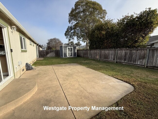 Building Photo - 574 Lorraine Ct N