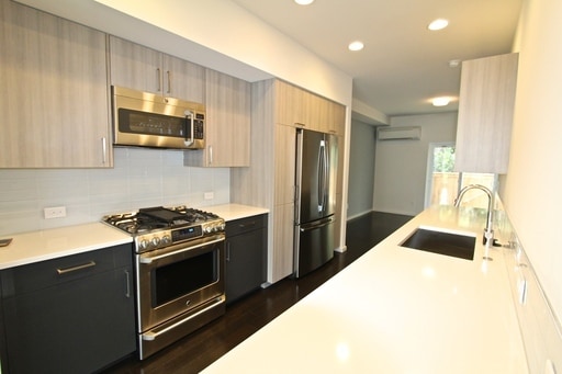 Building Photo - Open House Saturday! Stunning Modern Crown Hill Townhouse!