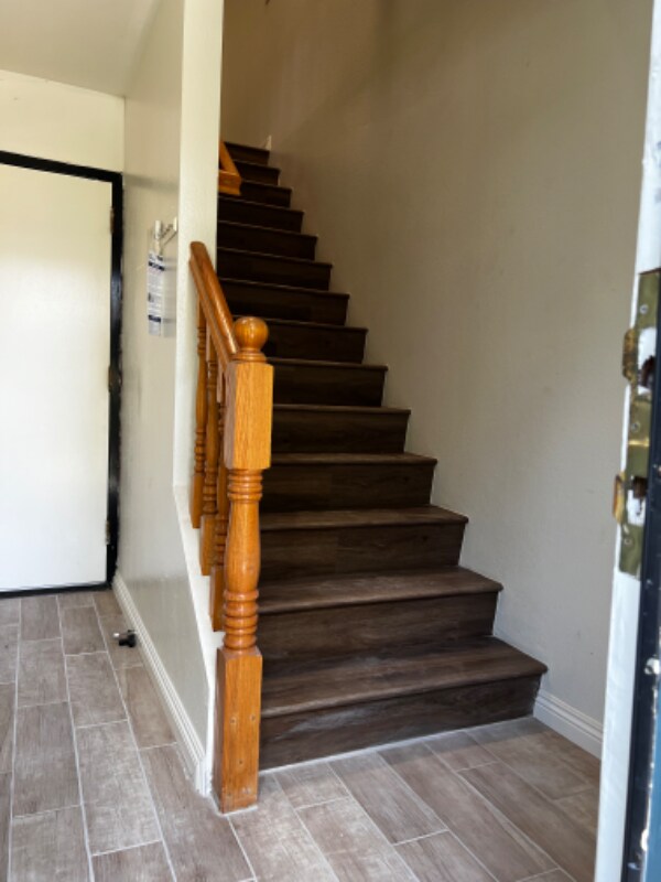 Building Photo - 1255 N Los Robles Ave