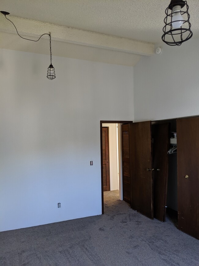 bedroom looking out to landing - 2115 Pleasanton St
