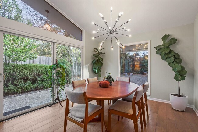 Building Photo - Mid-Century Home in Killearn Estates