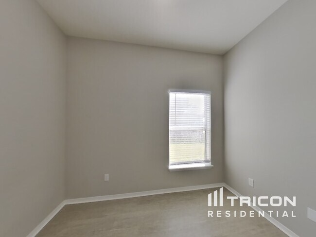 Building Photo - 229 Giovani Blvd