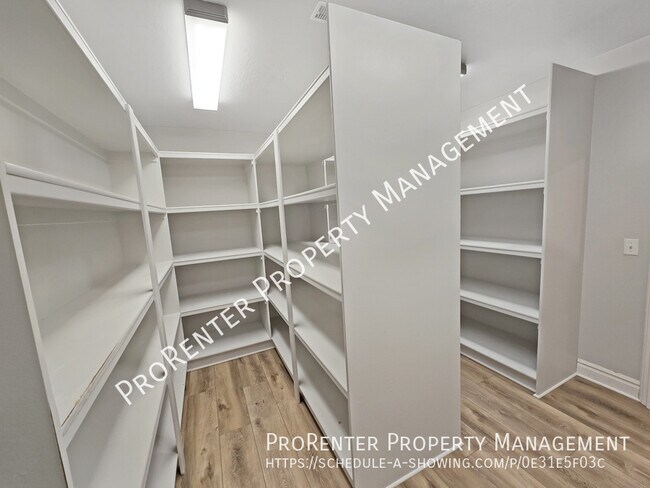 Building Photo - 843 Eaglepointe Dr