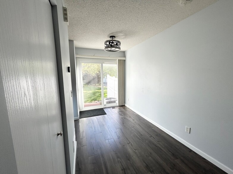 Building Photo - 15535 Flyboat Ln