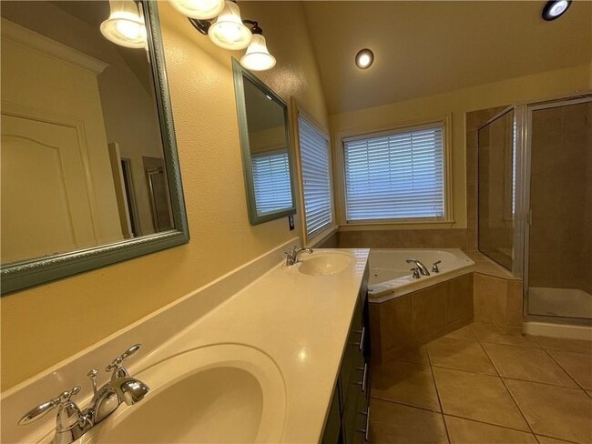 Building Photo - 5317 S Stone Bay Ct