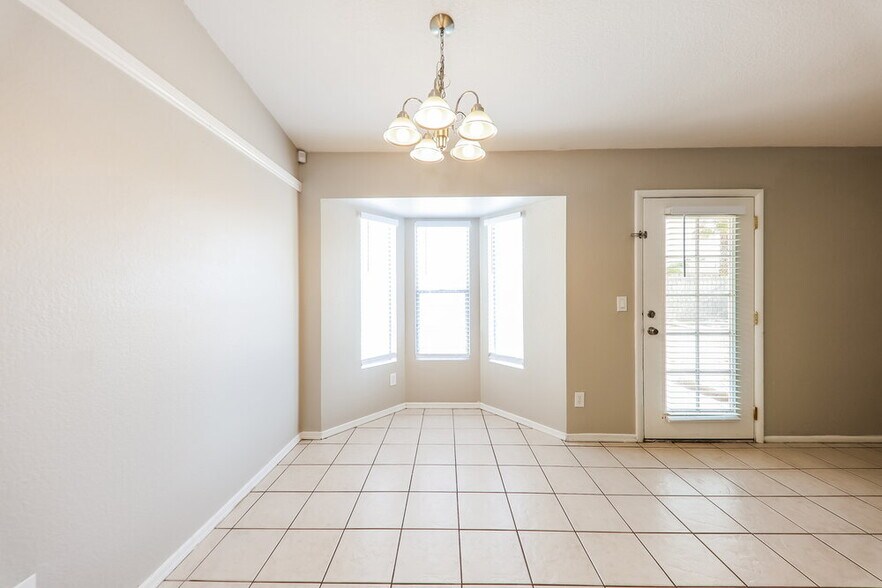 Building Photo - 9632 W El Caminito Dr
