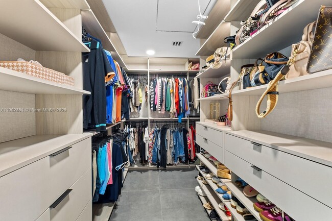 Building Photo - 6358 NW 113th Pl