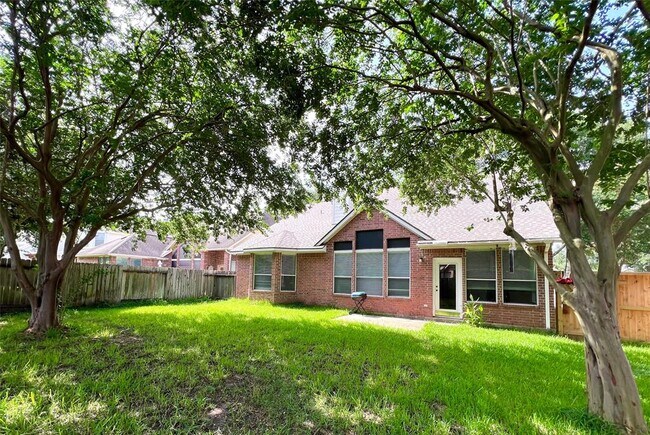 Building Photo - 22511 Parkvine Ln
